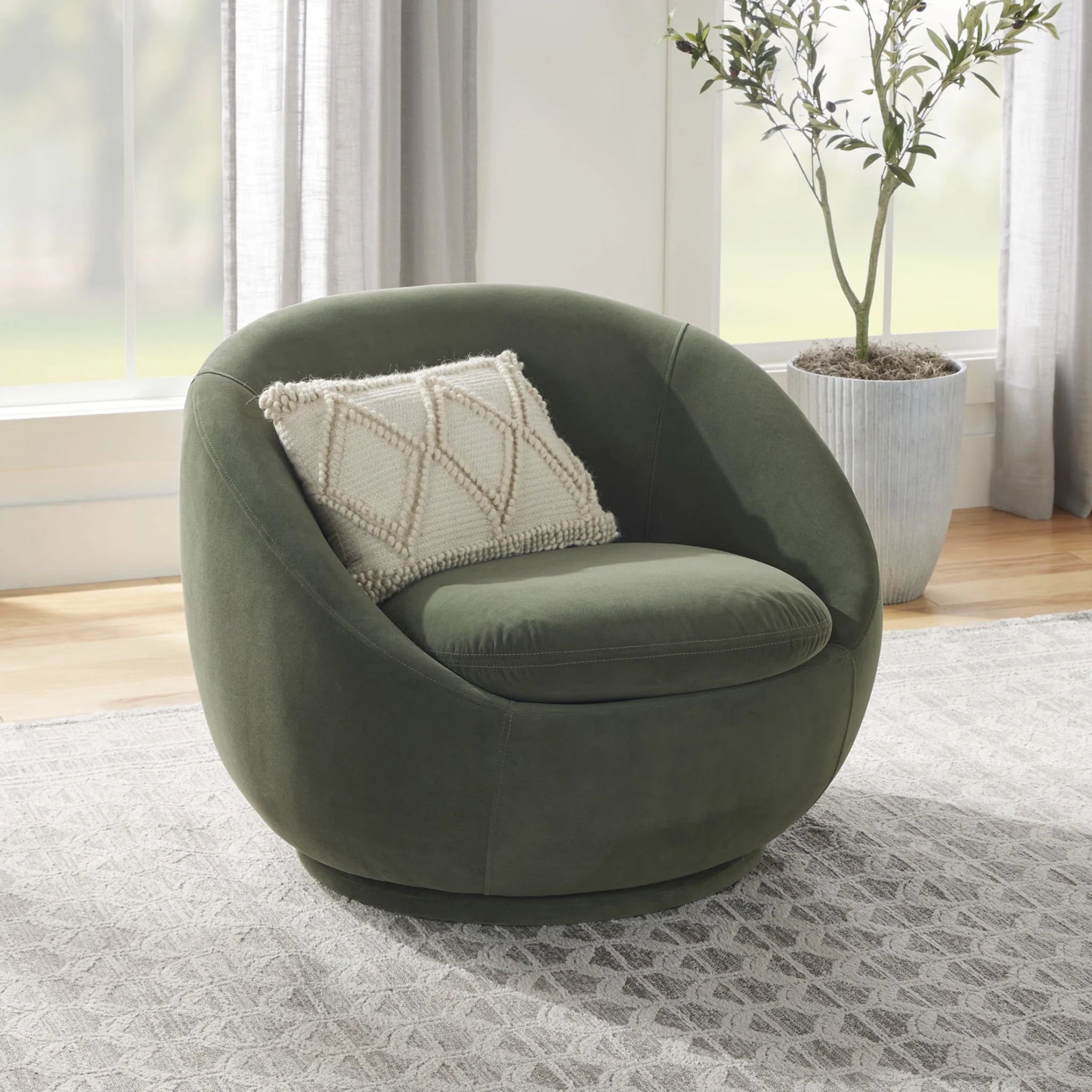 Better Homes & Gardens Mira Swivel Accent Chair, Cream Shearling